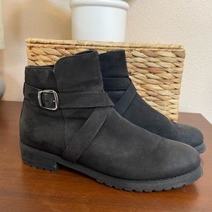 Blonde water resistant booties
